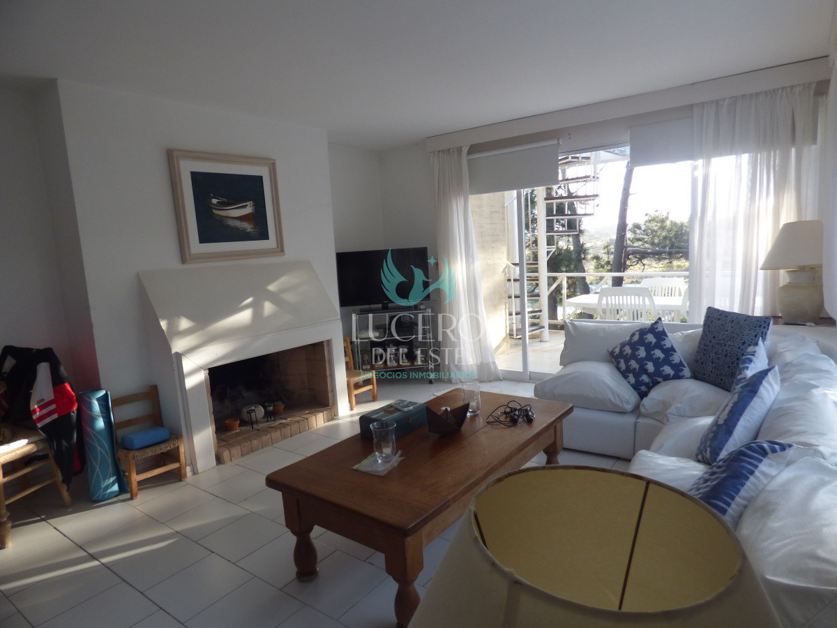 Apartamento ID.56 - Alquiler Departamento 3 Dorm + 1 en PH, con terraza y Jacuzzi 