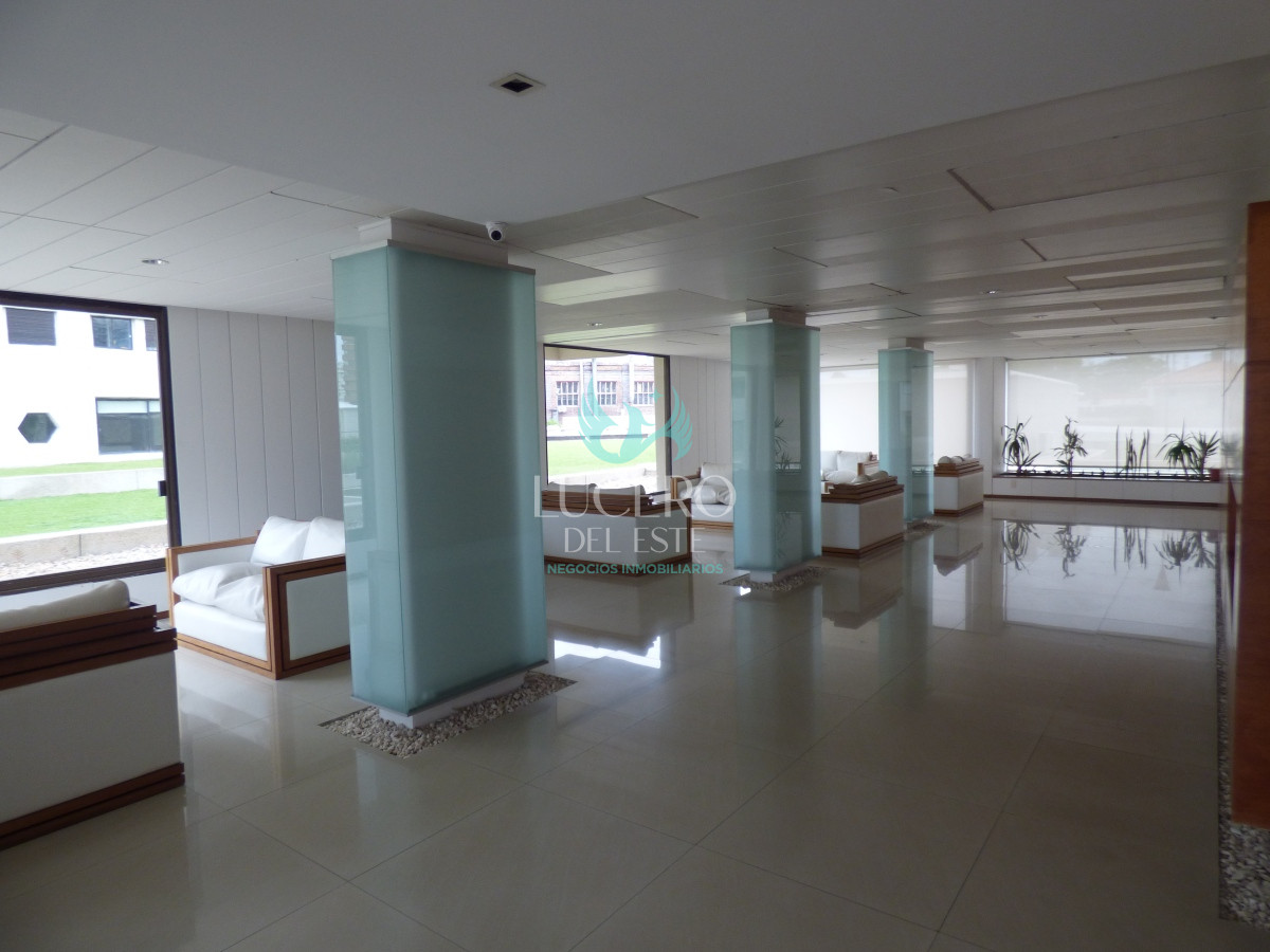 Apartamento ID.562 - Alquilo Departamento de 3 Dorm 2 baños en Parquemar Center