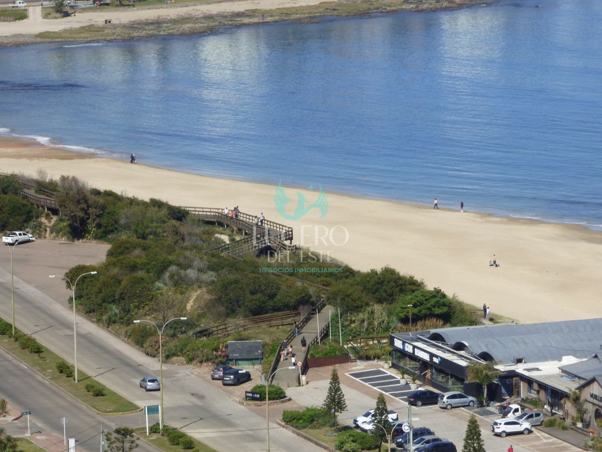 Apartamento ID.54 - Vendo y Alquilo Departamento de 2 Dorm en Season Tower