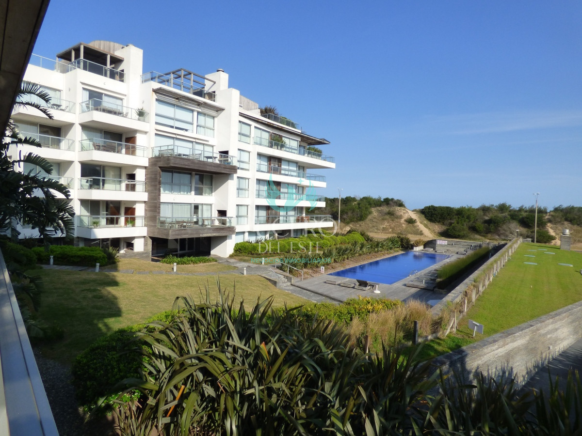 Apartamento ID.394 - Venta Departamento 4 Dorm en Suite Frente al Mar con 2 cocheras