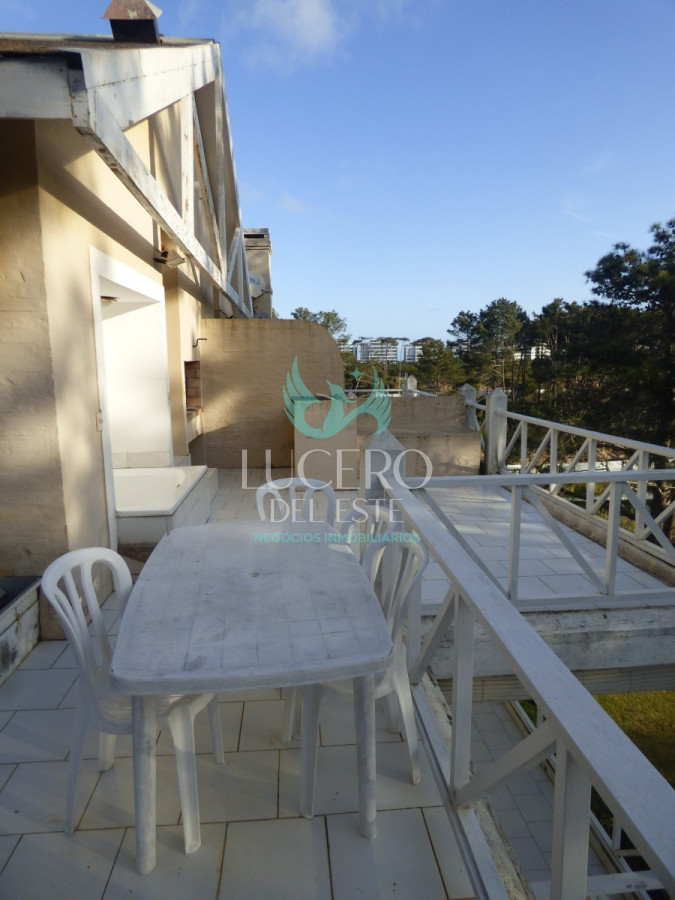 Apartamento ID.56 - Alquiler Departamento 3 Dorm + 1 en PH, con terraza y Jacuzzi 