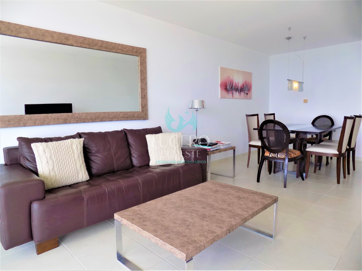 Apartamento ID.54 - Vendo y Alquilo Departamento de 2 Dorm en Season Tower