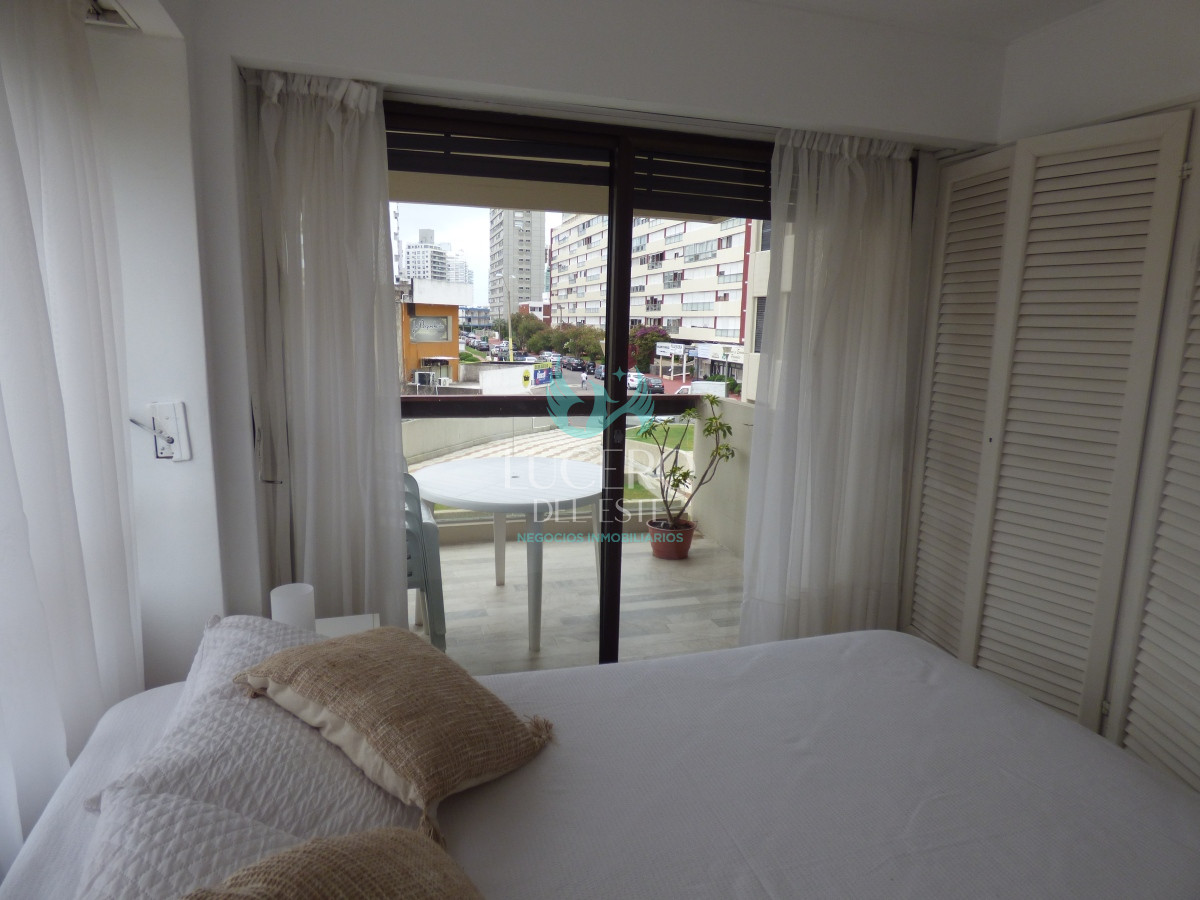 Apartamento ID.562 - Alquilo Departamento de 3 Dorm 2 baños en Parquemar Center