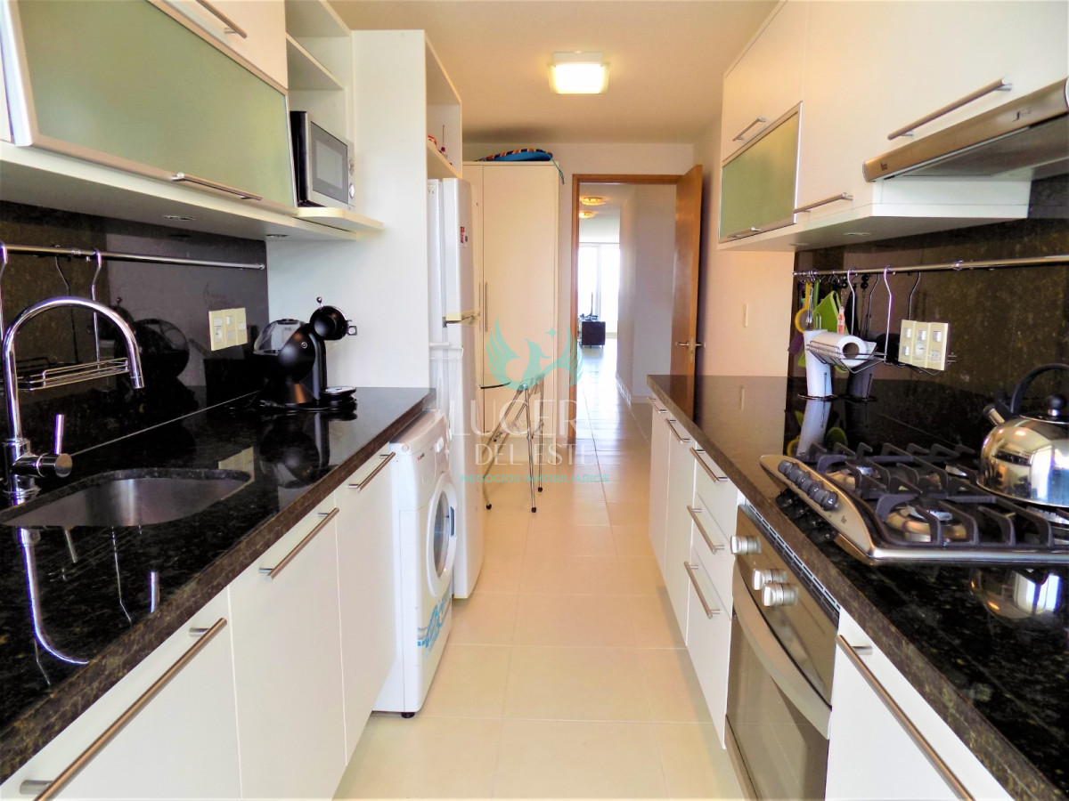 Apartamento ID.54 - Vendo y Alquilo Departamento de 2 Dorm en Season Tower