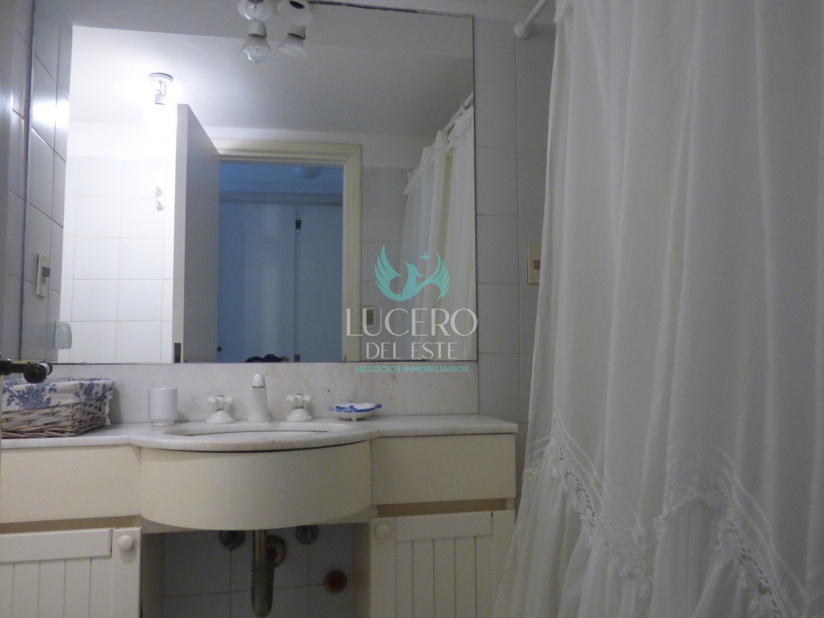 Apartamento ID.55 - Alquilo Departamento  2 Dorm 2 Baños al Frente del Mar