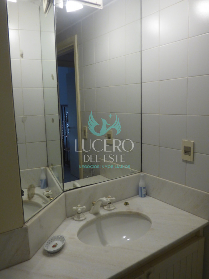 Apartamento ID.55 - Alquilo Departamento  2 Dorm 2 Baños al Frente del Mar