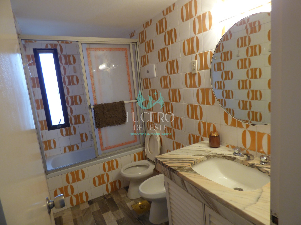 Apartamento ID.562 - Alquilo Departamento de 3 Dorm 2 baños en Parquemar Center