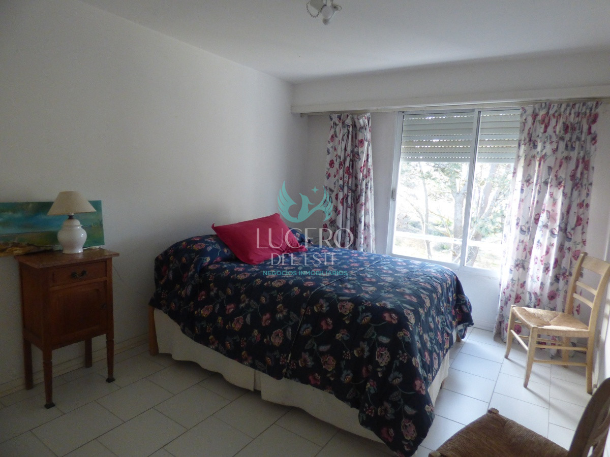 Apartamento ID.56 - Alquiler Departamento 3 Dorm + 1 en PH, con terraza y Jacuzzi 