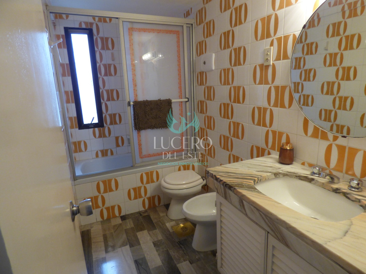 Apartamento ID.562 - Alquilo Departamento de 3 Dorm 2 baños en Parquemar Center