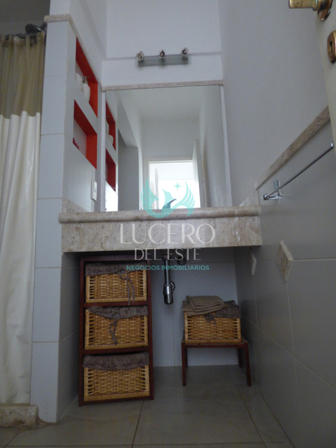 Apartamento ID.1466 - Alquiler Invernal o anual 1 Dorm y medio edificio Vanguardia