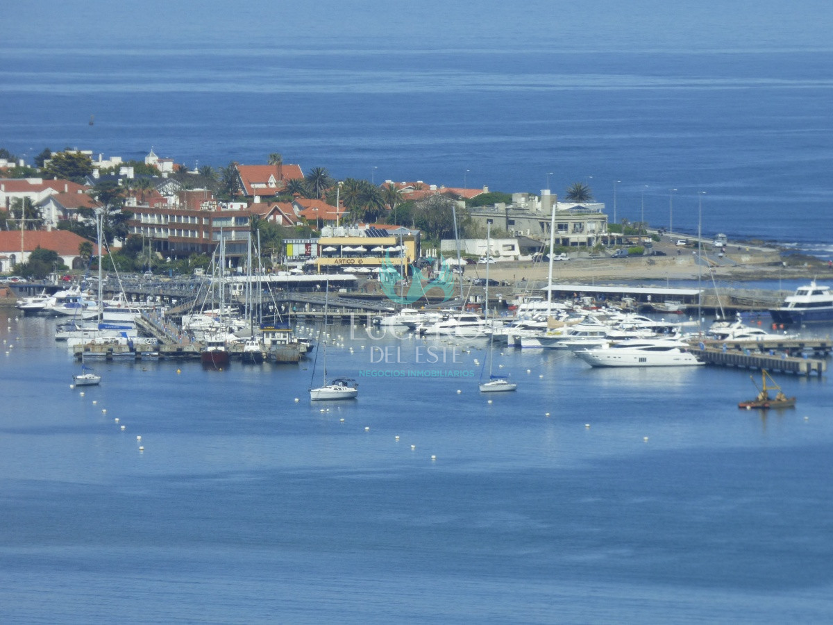 Apartamento ID.54 - Vendo y Alquilo Departamento de 2 Dorm en Season Tower