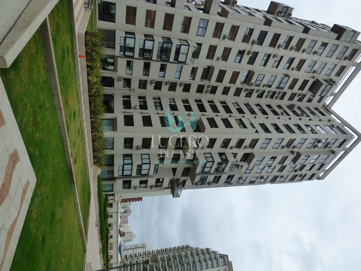 Apartamento ID.562 - Alquilo Departamento de 3 Dorm 2 baños en Parquemar Center