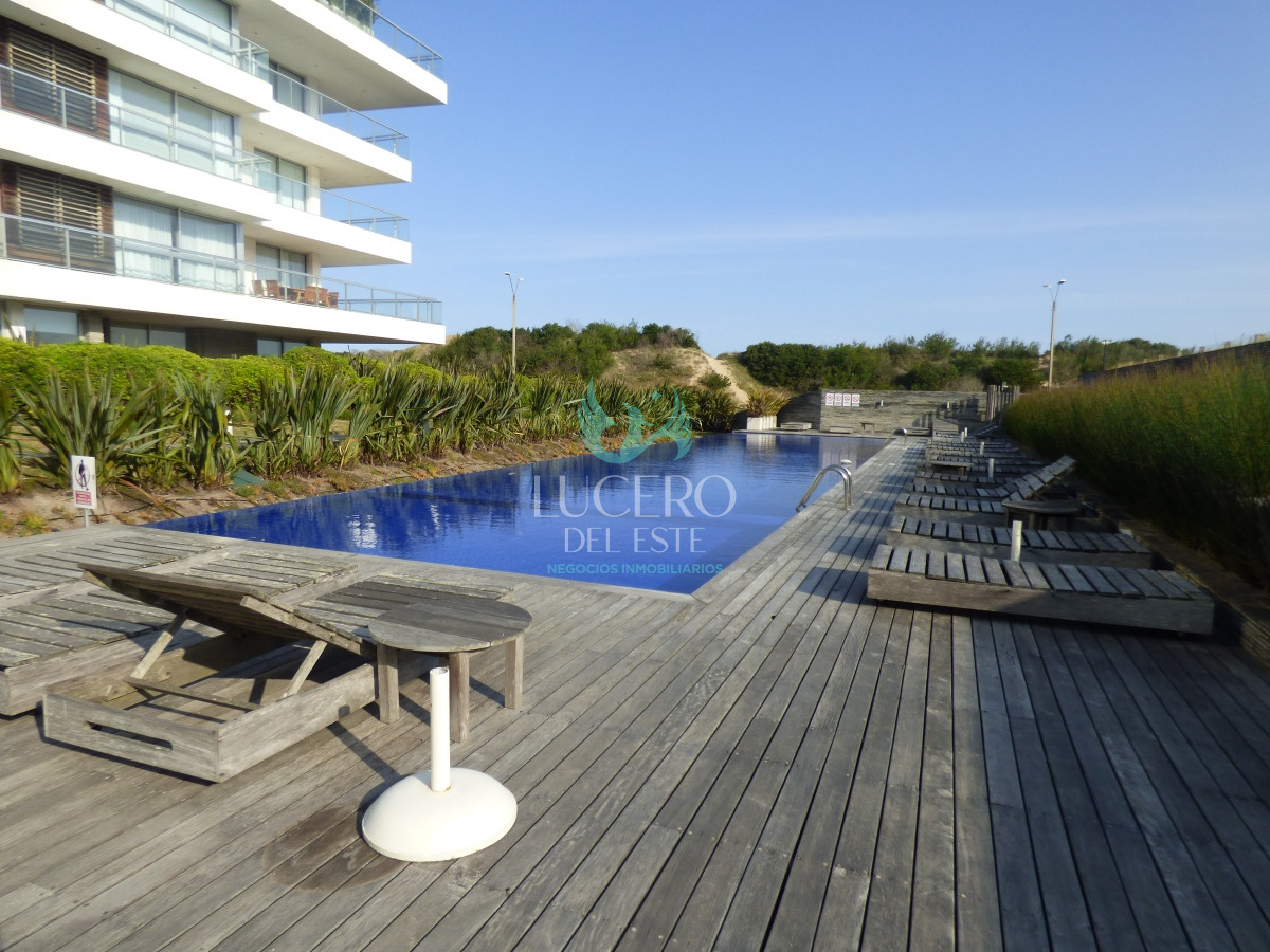 Apartamento ID.394 - Venta Departamento 4 Dorm en Suite Frente al Mar con 2 cocheras