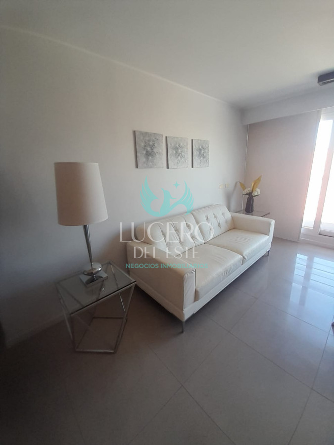 Apartamento ID.102 - Alquilo Departamento 2 Dorm 2 Baños, 1 en suite en Alexander Collection