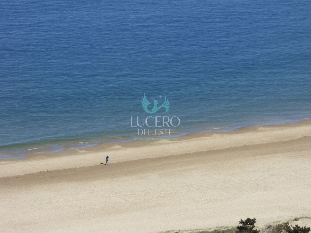 Apartamento ID.54 - Vendo y Alquilo Departamento de 2 Dorm en Season Tower