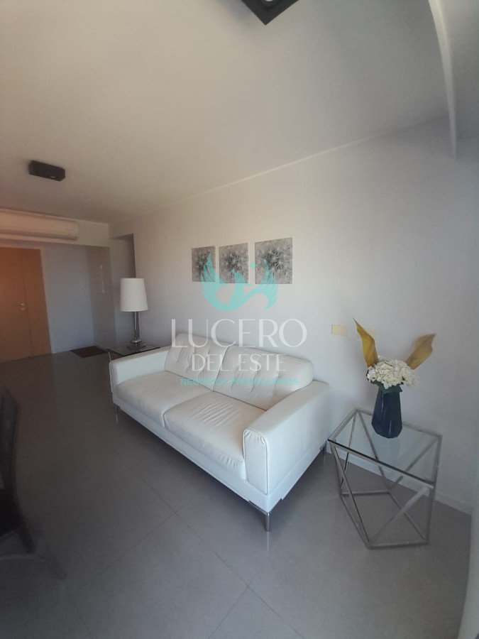 Apartamento ID.102 - Alquilo Departamento 2 Dorm 2 Baños, 1 en suite en Alexander Collection