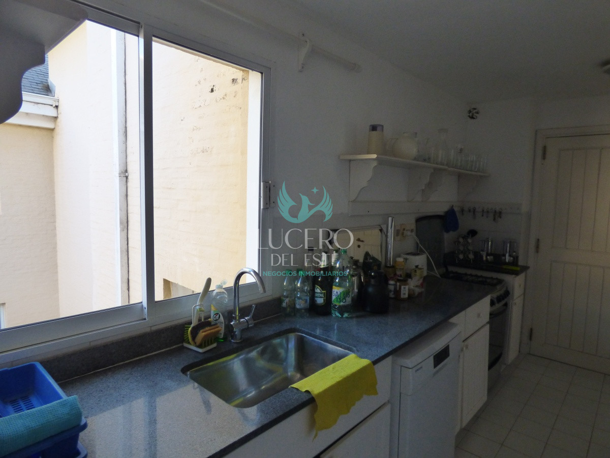 Apartamento ID.56 - Alquiler Departamento 3 Dorm + 1 en PH, con terraza y Jacuzzi 