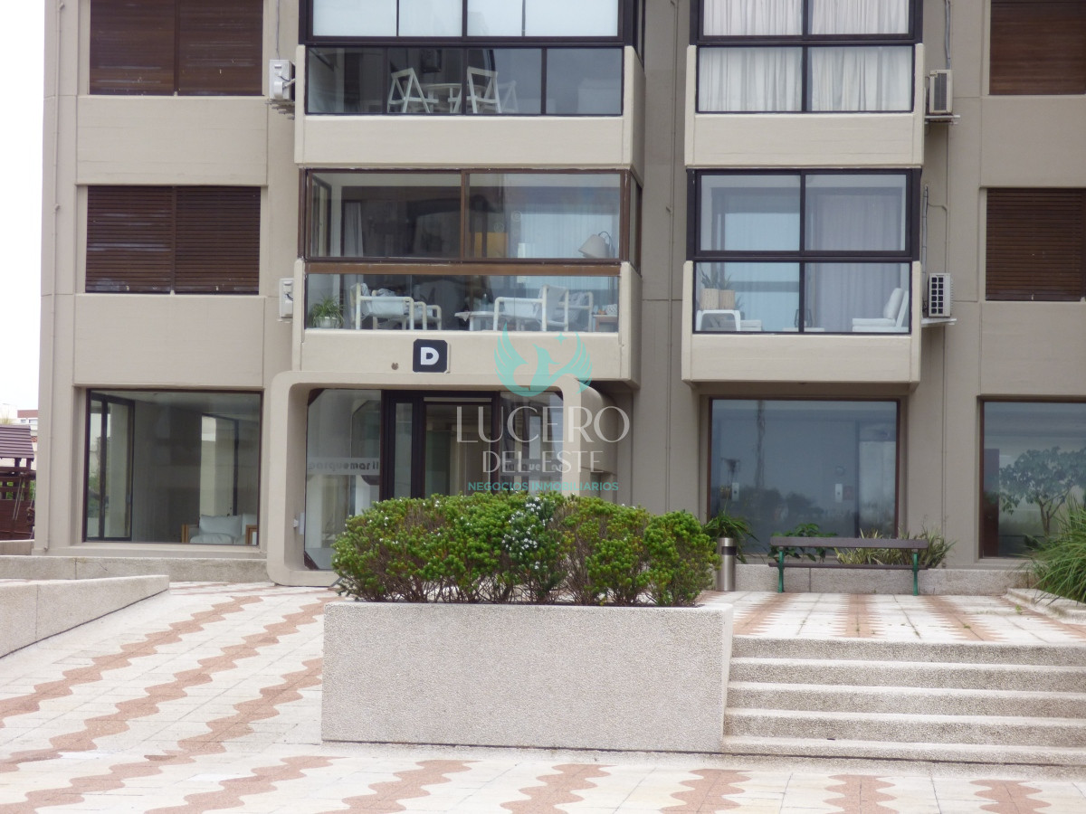 Apartamento ID.562 - Alquilo Departamento de 3 Dorm 2 baños en Parquemar Center