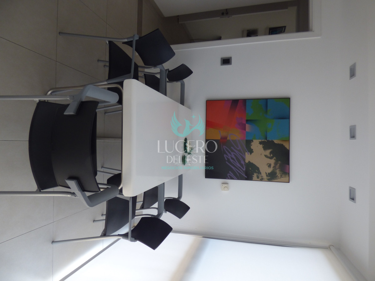 Apartamento ID.394 - Venta Departamento 4 Dorm en Suite Frente al Mar con 2 cocheras