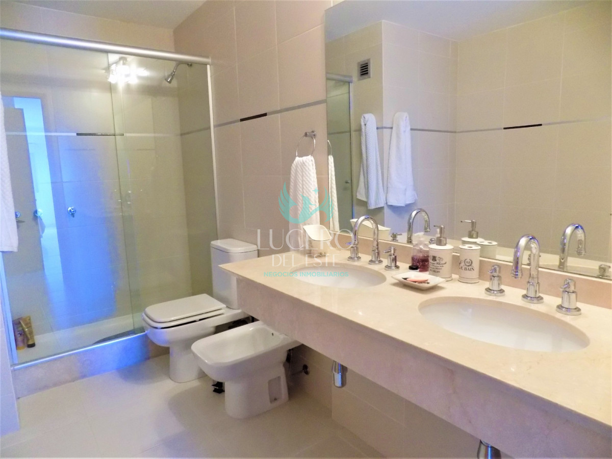 Apartamento ID.54 - Vendo y Alquilo Departamento de 2 Dorm en Season Tower