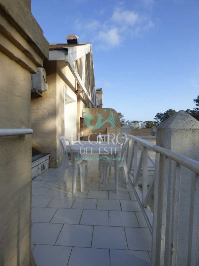 Apartamento ID.56 - Alquiler Departamento 3 Dorm + 1 en PH, con terraza y Jacuzzi 