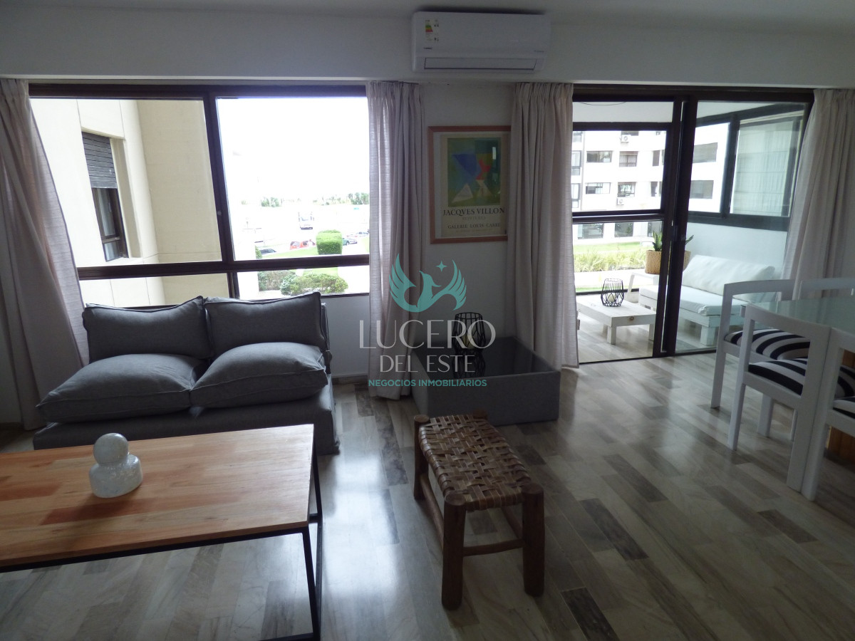 Apartamento ID.562 - Alquilo Departamento de 3 Dorm 2 baños en Parquemar Center