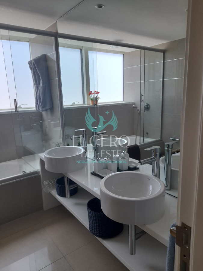 Apartamento ID.102 - Alquilo Departamento 2 Dorm 2 Baños, 1 en suite en Alexander Collection