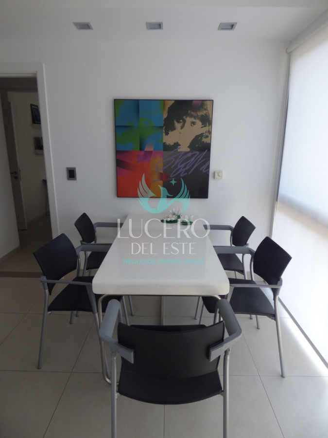 Apartamento ID.394 - Venta Departamento 4 Dorm en Suite Frente al Mar con 2 cocheras