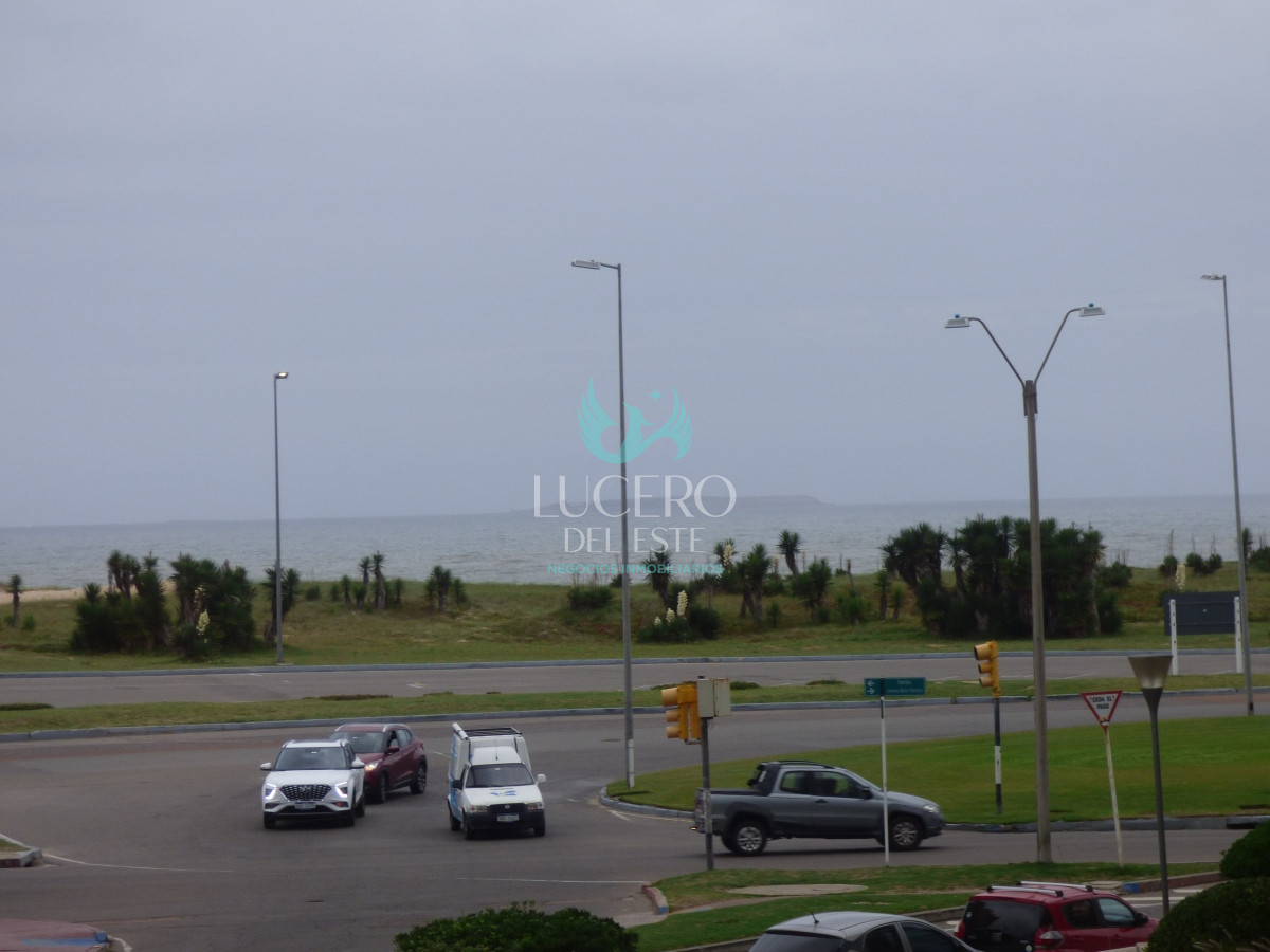 Apartamento ID.562 - Alquilo Departamento de 3 Dorm 2 baños en Parquemar Center