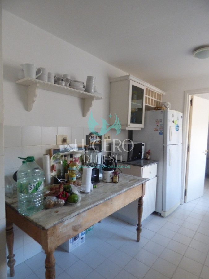 Apartamento ID.56 - Alquiler Departamento 3 Dorm + 1 en PH, con terraza y Jacuzzi 