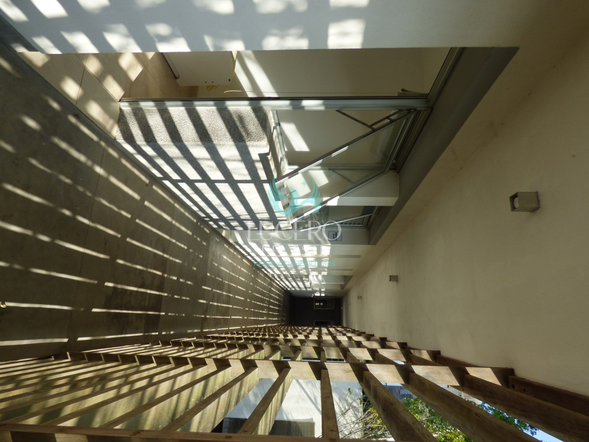 Apartamento ID.394 - Venta Departamento 4 Dorm en Suite Frente al Mar con 2 cocheras