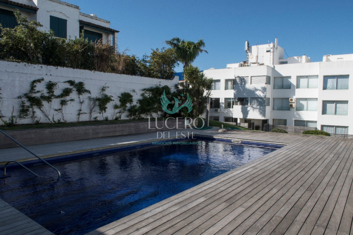 Apartamento ID.75 - Alquiler y Venta  Departamento 3 dorm en suite en Esturión de Montoya 