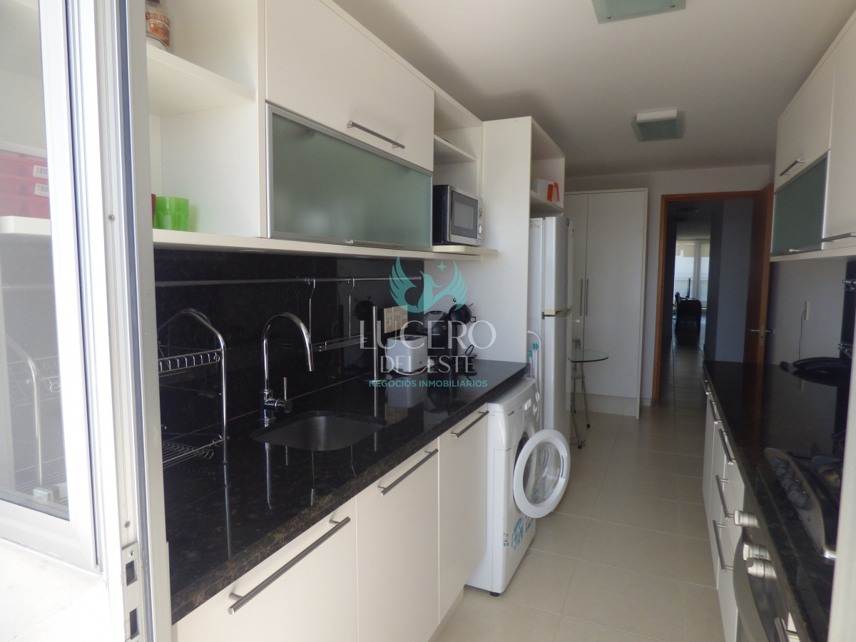 Apartamento ID.54 - Vendo y Alquilo Departamento de 2 Dorm en Season Tower