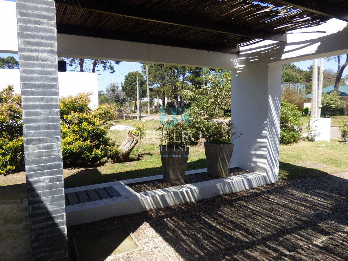 Casa ID.68 - Alquilo Casa 3 Dormitorios más Dependencia de Servicio 