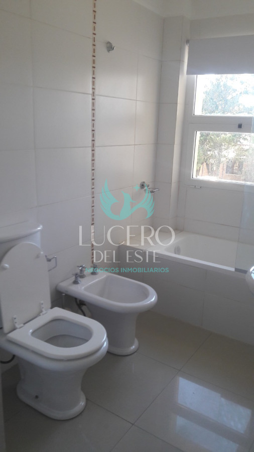 Casa ID.226 - Alquilo casa de 3 Dormitorios en Colinas de Manantiales 