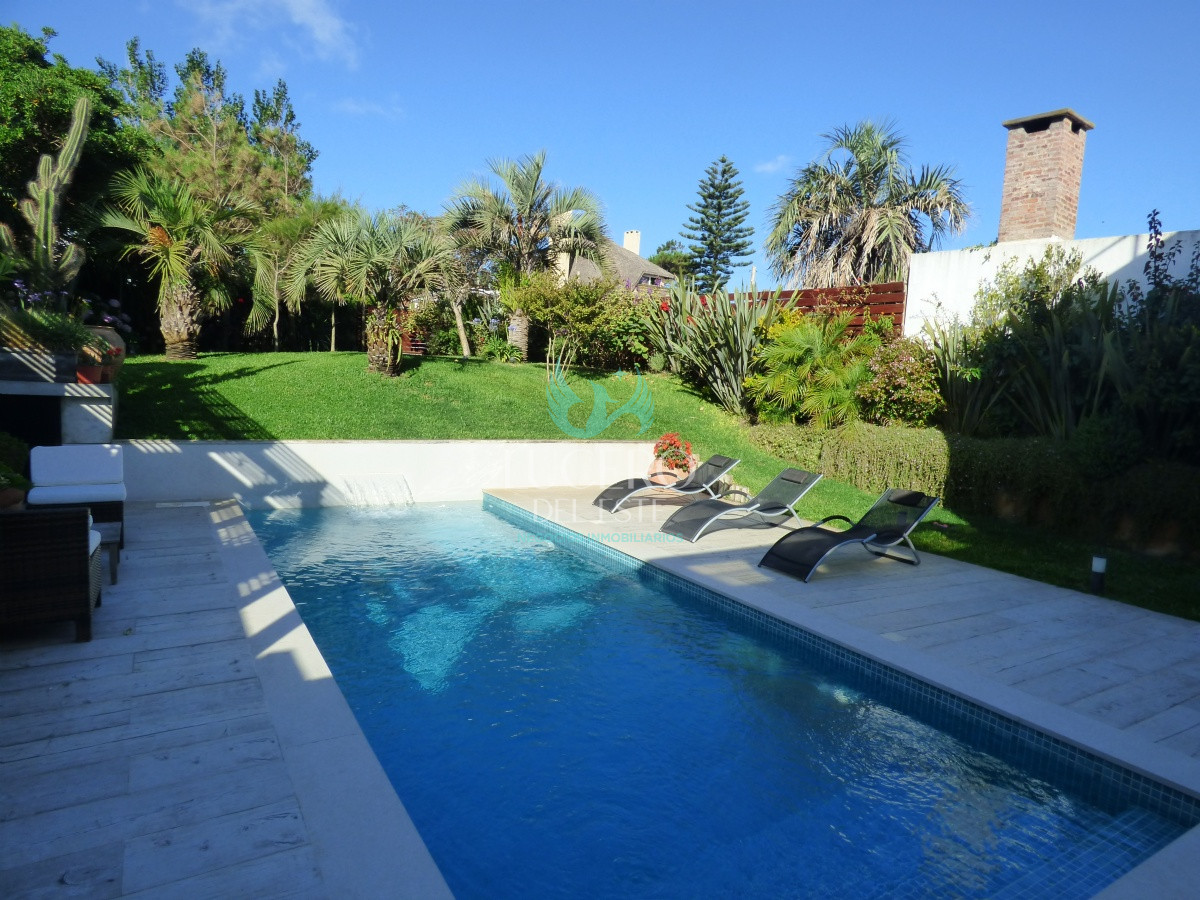 Casa ID.248 - Vendo Casa 6 Dorm 7 Baños Exclusiva, Frente al Mar