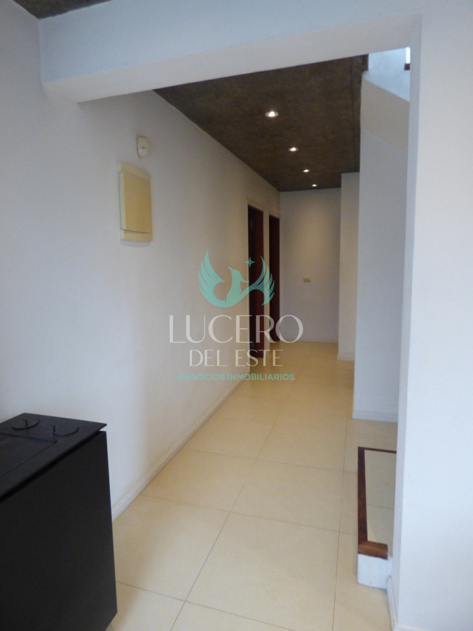 Casa ID.1541 - ALQUILO casa de 3 Dorm en el Tesoro