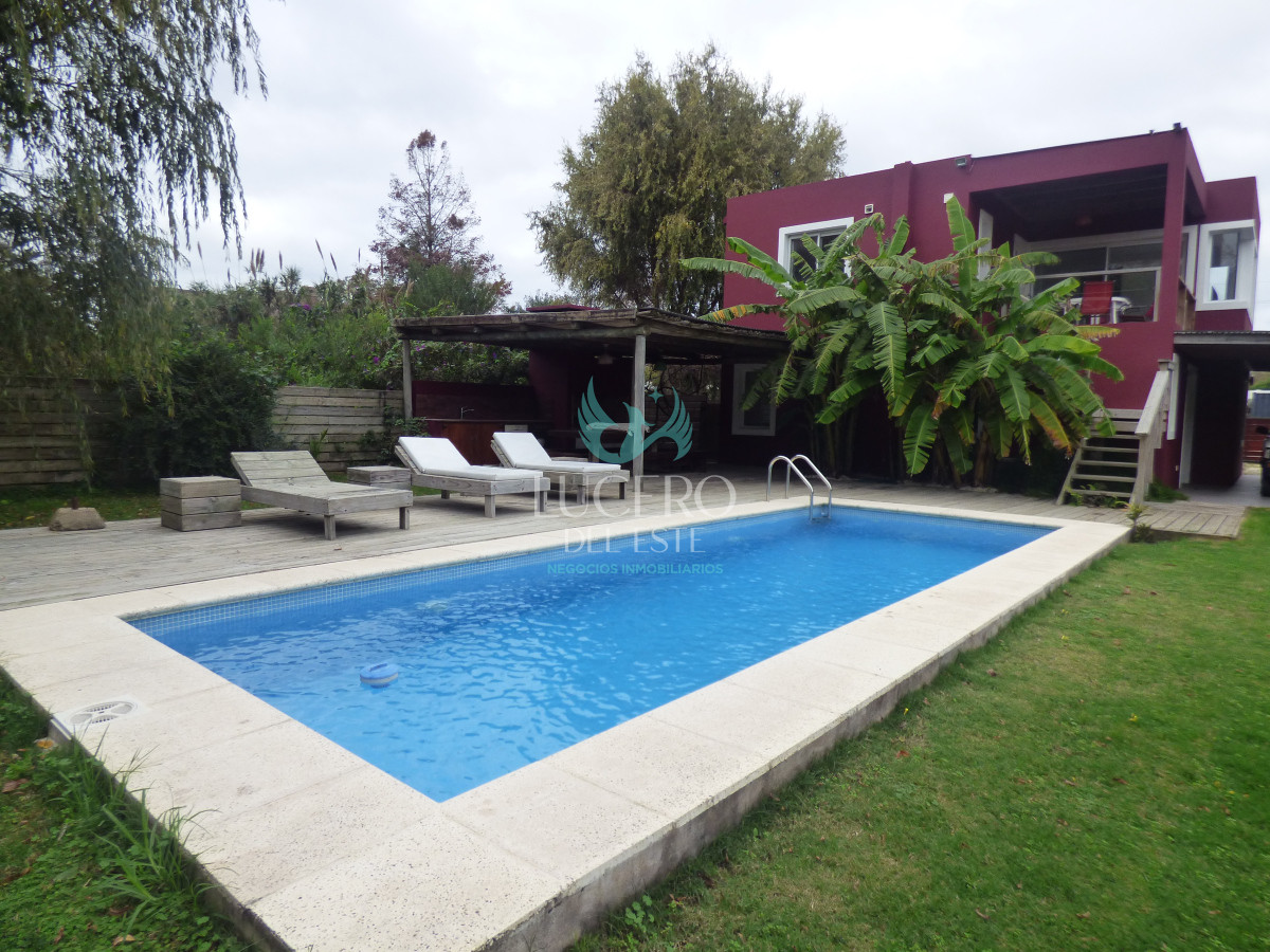 Casa ID.1541 - ALQUILO casa de 3 Dorm en el Tesoro