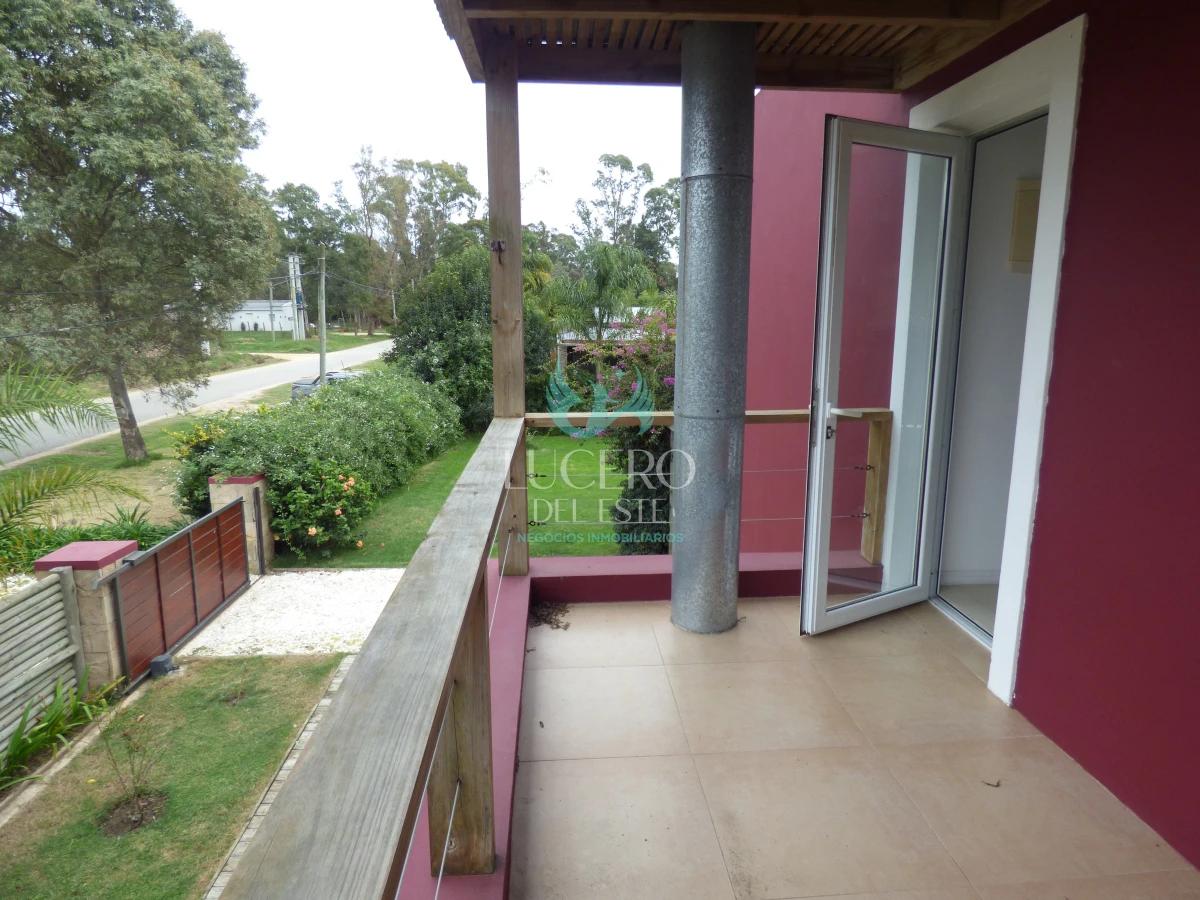 Casa ID.1541 - ALQUILO casa de 3 Dorm en el Tesoro