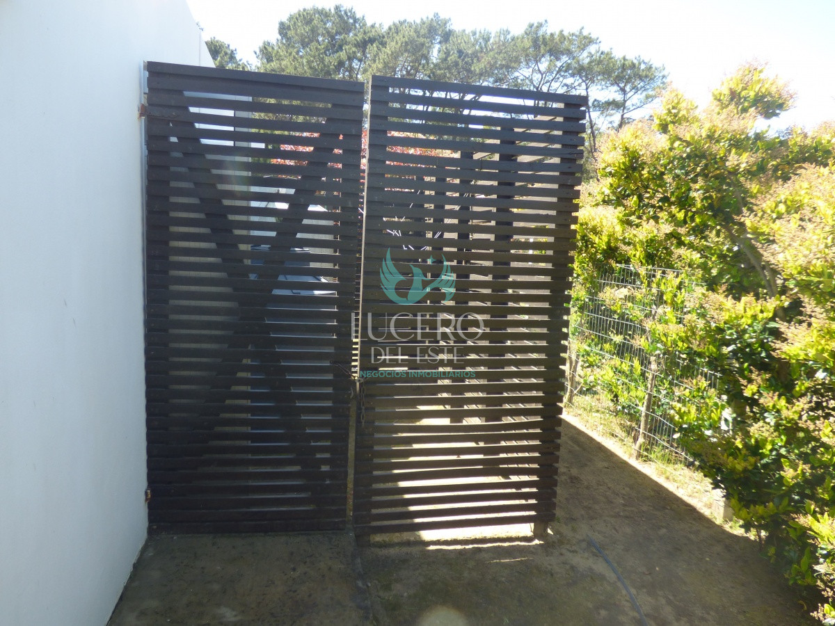 Casa ID.68 - Alquilo Casa 3 Dormitorios más Dependencia de Servicio 