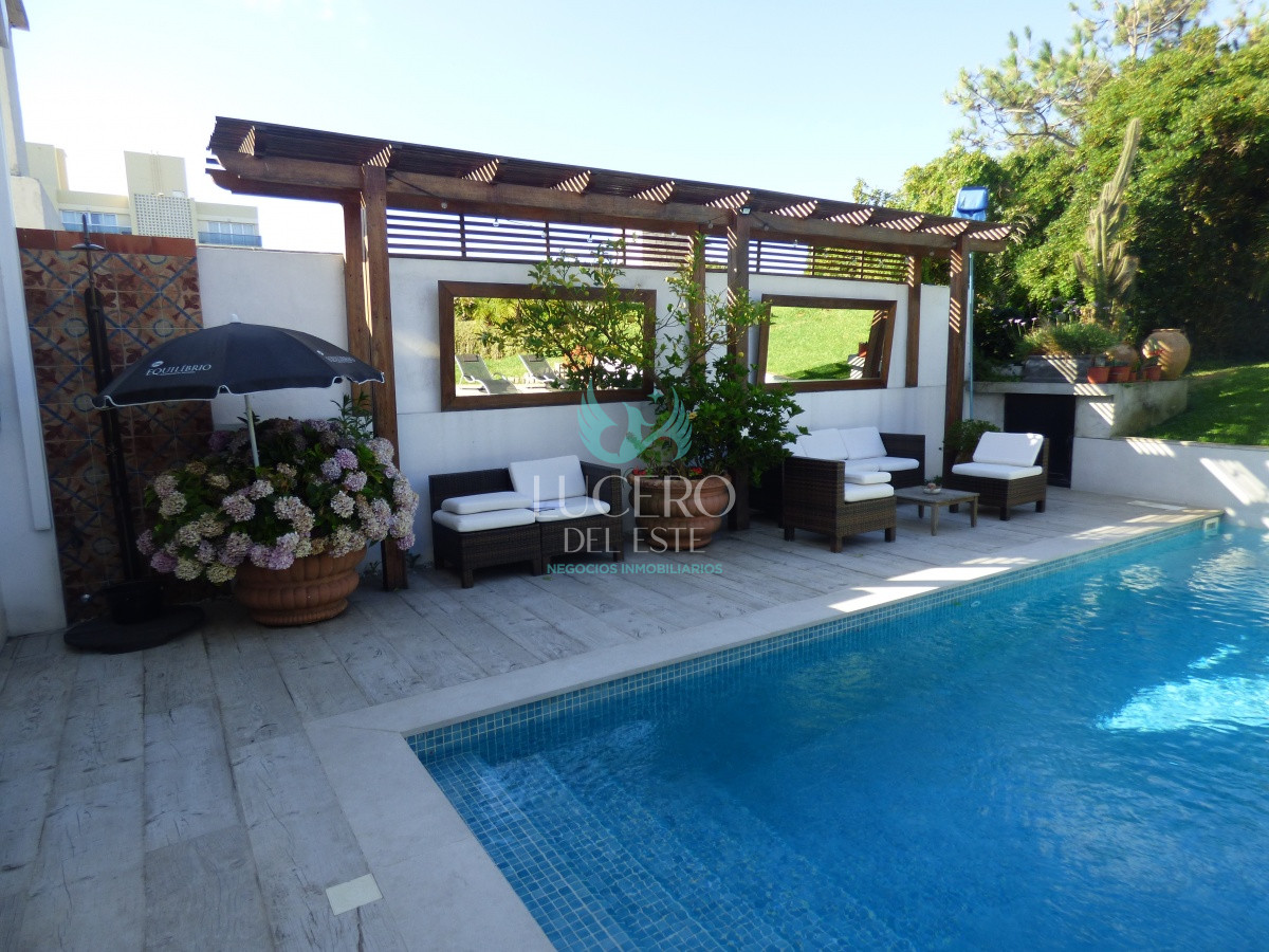 Casa ID.248 - Vendo Casa 6 Dorm 7 Baños Exclusiva, Frente al Mar