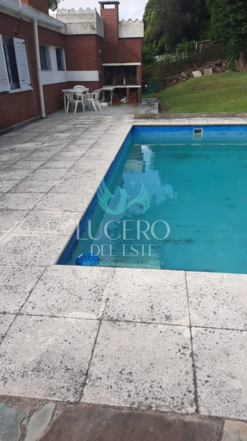 Casa ID.1713 - Alquiler anual casa de 5 Dorm 3 Baños 