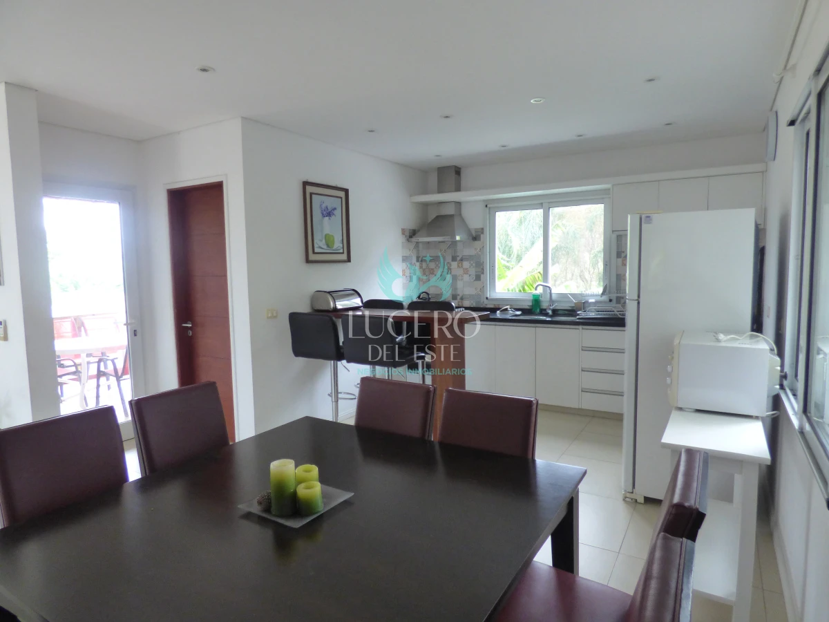 Casa ID.1541 - ALQUILO casa de 3 Dorm en el Tesoro