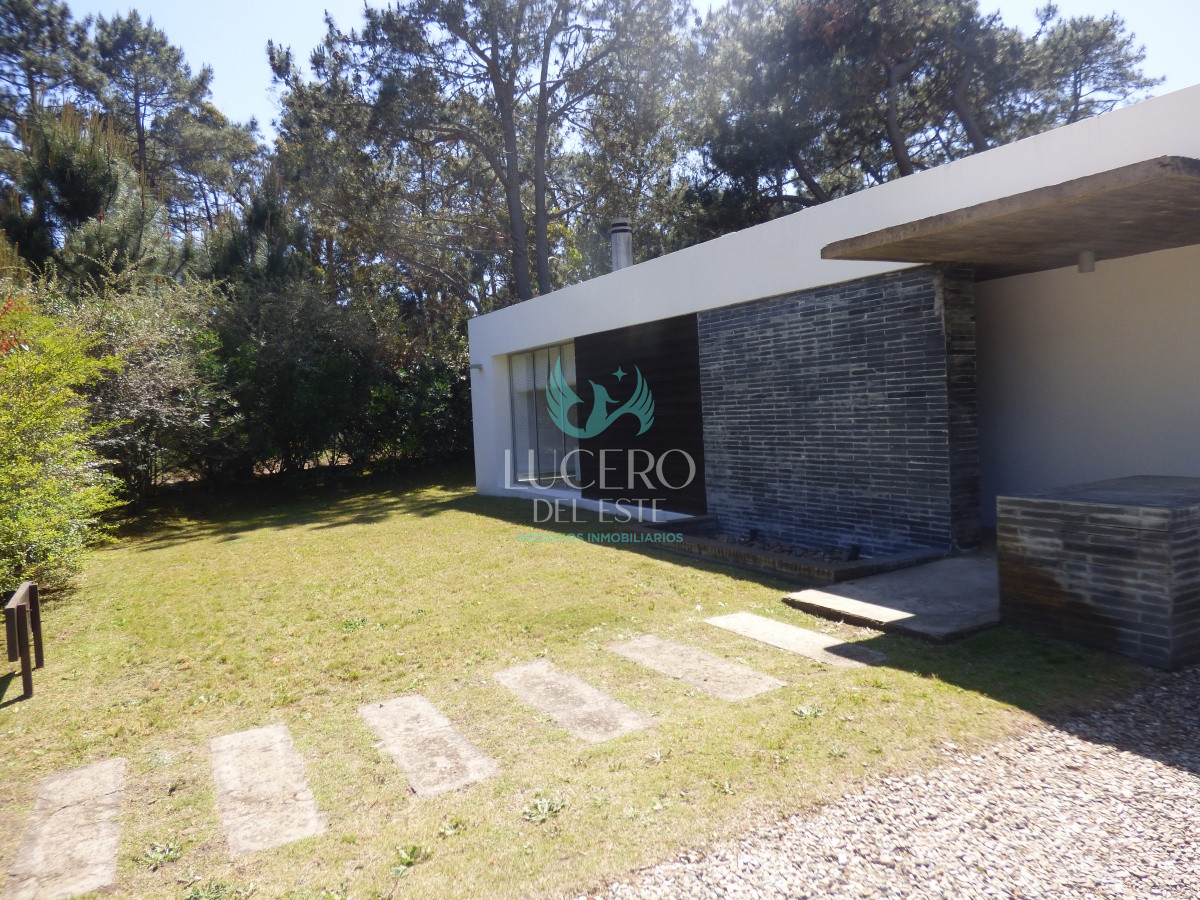 Casa ID.68 - Alquilo Casa 3 Dormitorios más Dependencia de Servicio 