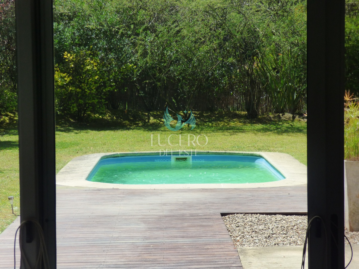 Casa ID.68 - Alquilo Casa 3 Dormitorios más Dependencia de Servicio 