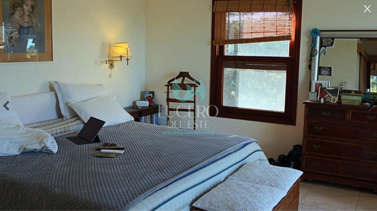 Casa ID.398 - Casa en Golf 4 Dorm 3 baños 1318mts2 en el Golf