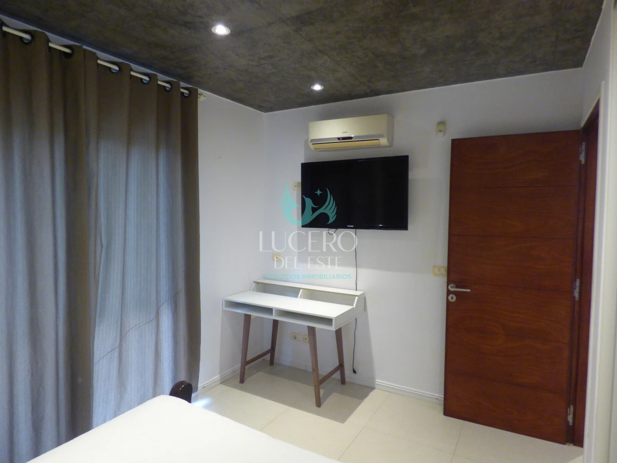 Casa ID.1541 - ALQUILO casa de 3 Dorm en el Tesoro