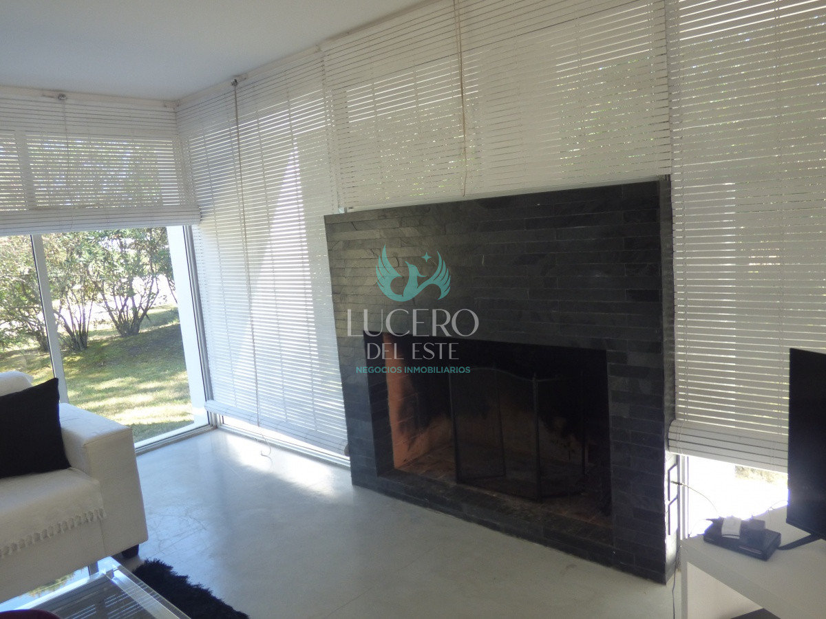 Casa ID.68 - Alquilo Casa 3 Dormitorios más Dependencia de Servicio 