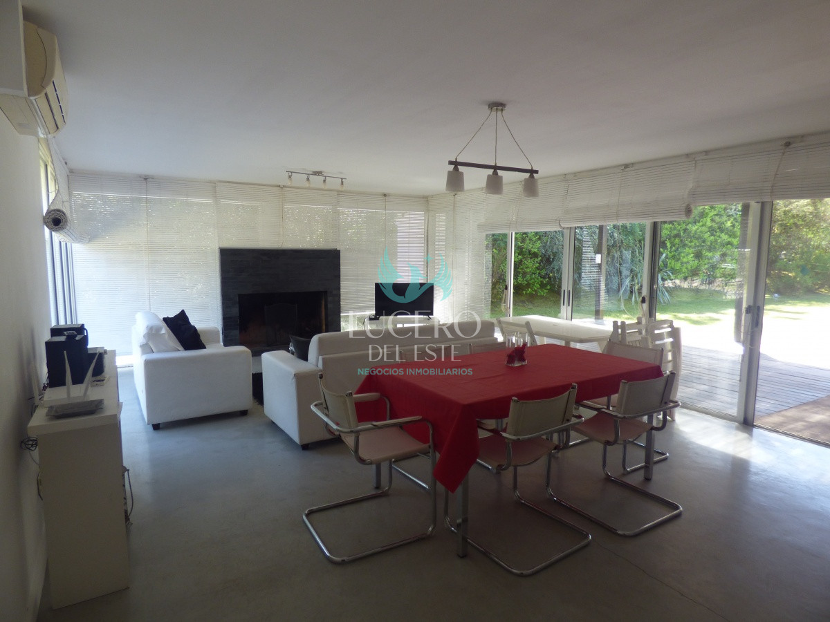 Casa ID.68 - Alquilo Casa 3 Dormitorios más Dependencia de Servicio 