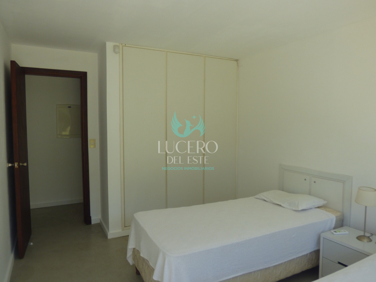 Casa ID.68 - Alquilo Casa 3 Dormitorios más Dependencia de Servicio 